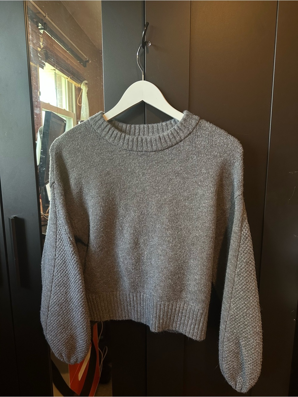 Express Gray Cropped Balloon Sleeve Sweater XS Soft Knit